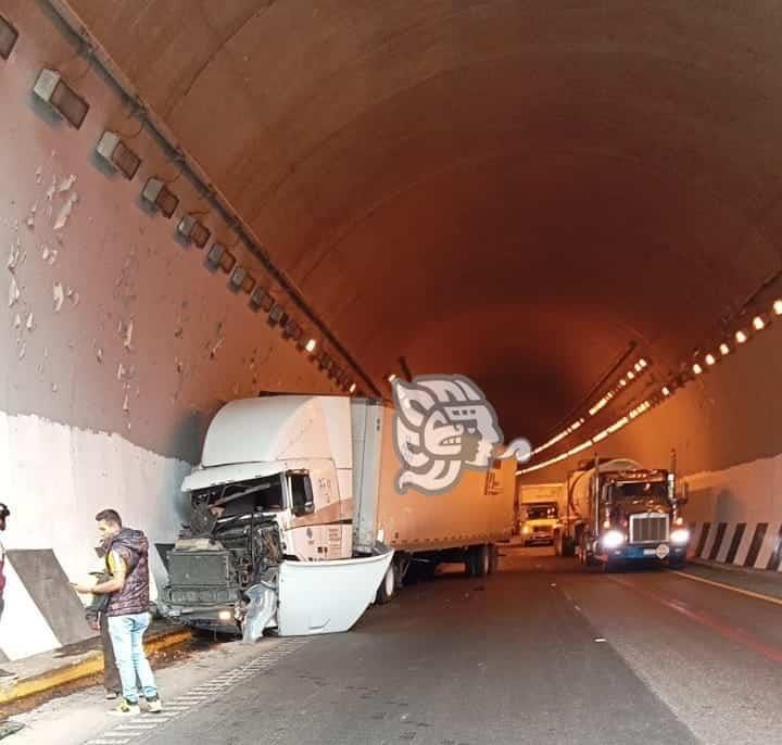 No paran los accidentes en la Puebla-Orizaba; tampoco la rapiña (+Video)