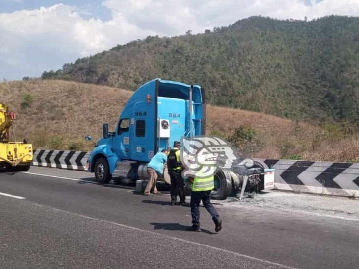 No paran los accidentes en la Puebla-Orizaba; tampoco la rapiña (+Video)