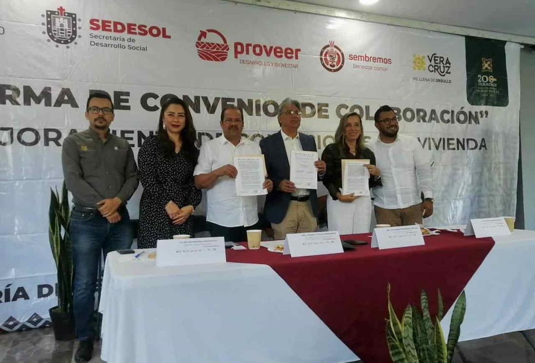 La Antigua firma convenio con Sedesol para mejorar viviendas