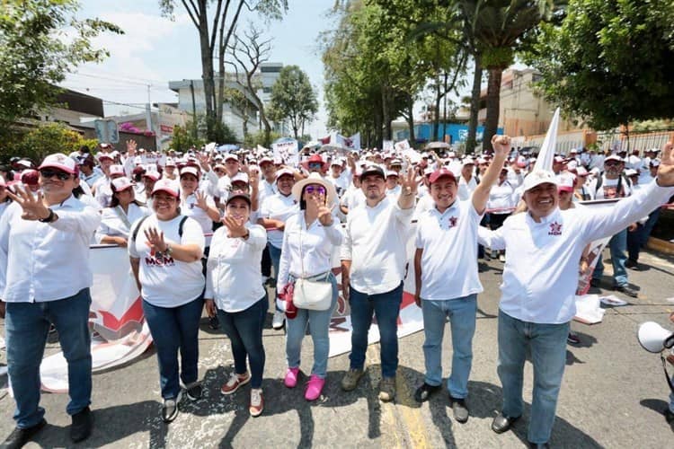 Zenyazen es respaldado por maestros por su trabajo al frente de la SEV