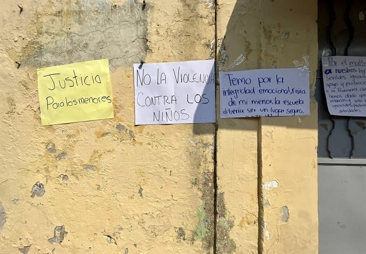 Acusan maltrato de maestra hacia menores en kínder de Xalapa