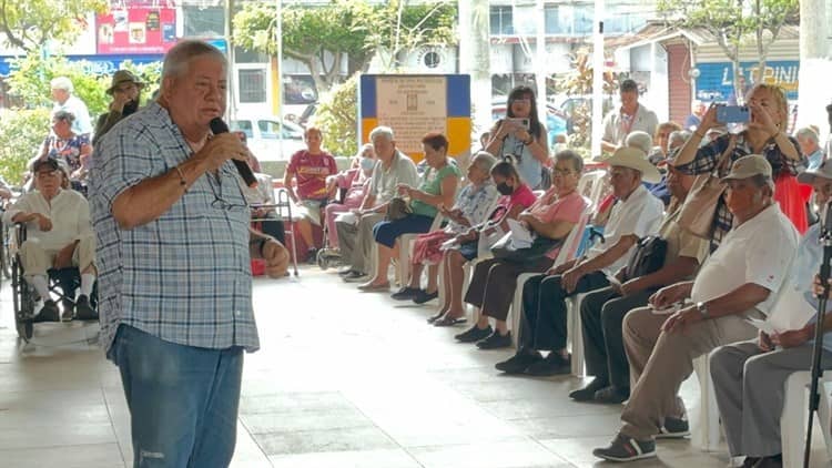 Hay solvencia para pagar todos los programas sociales: Manuel Huerta