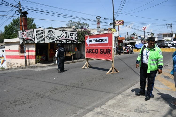 Afecta a taxistas cierres viales en Xalapa