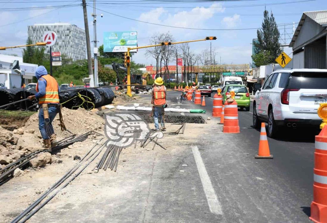 Cierres viales en Xalapa afectan a taxistas