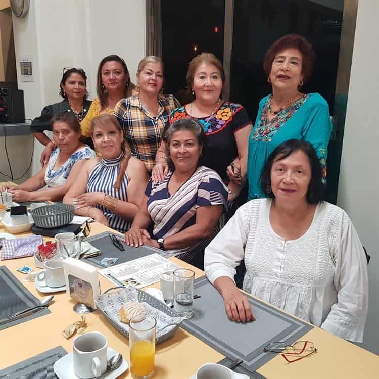 Desayunando entre amigas