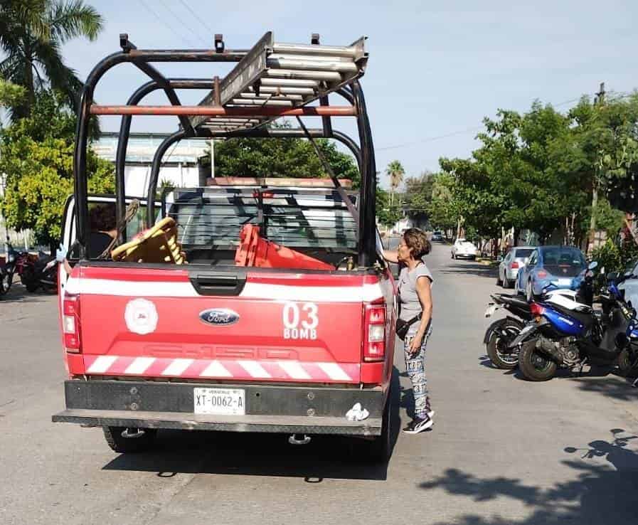 Mujer se lesiona al derrapar en su motocicleta en Tierra Blanca