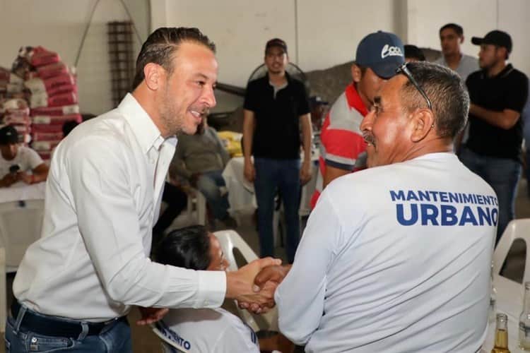 Celebra Unánue el día de los trabajadores de la construcción en Boca del Río