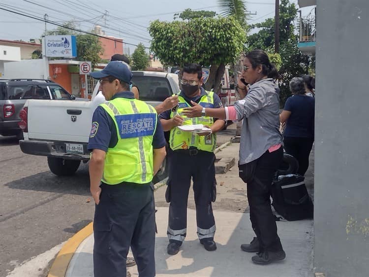 Motociclista choca con taxi en calles de Boca del Río