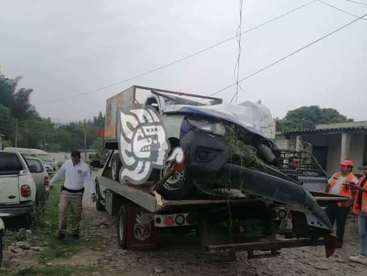 ¡Pudo ser fatal! repartidora gas se sale de la carretera rumbo a Misantla