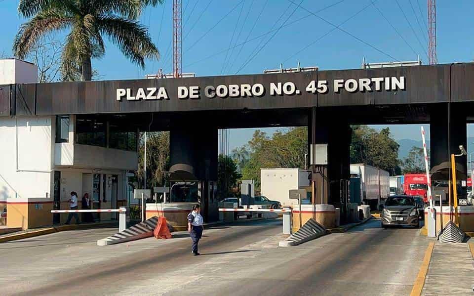 Suspenden cobro de caseta de Fortín