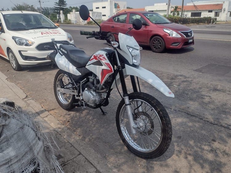 Motociclistas chocan en la carretera estatal Veracruz - Medellín de Bravo