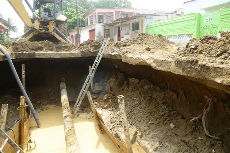 Un viejo colector pluvial sería el causante del socavón en General Anaya