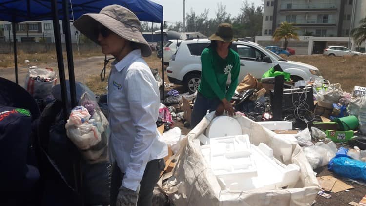 Rinden homenaje a Lucero Flores, fundadora de Reciclemos y Ayudemos en Veracruz