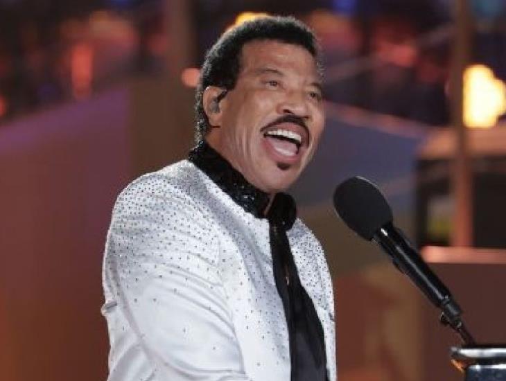 Lionel Richie pone a bailar a la Familia Real en el Concierto de Coronación del Rey Carlos III (+Video)