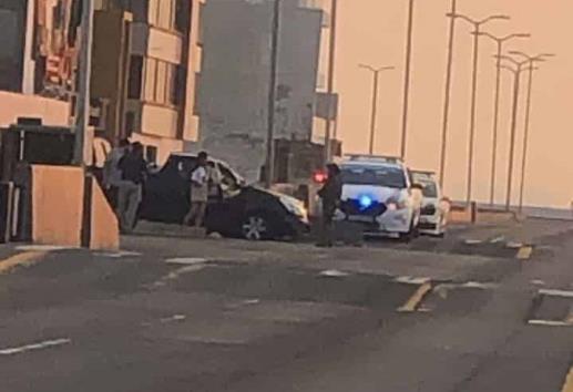 Choca contra el camellón en bulevar de Boca del Río