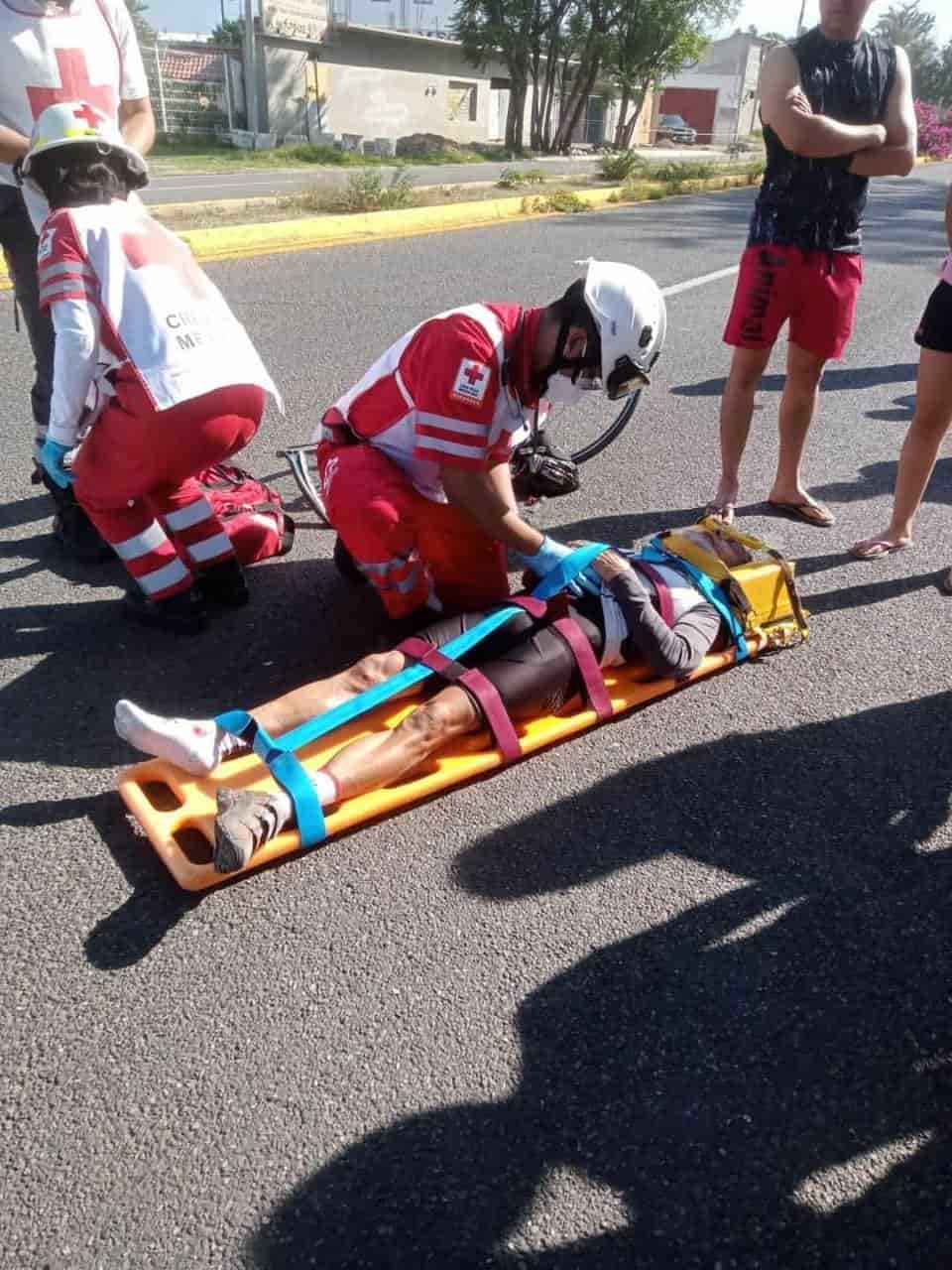 Muere médico ciclista arrollado por ebrio en camioneta