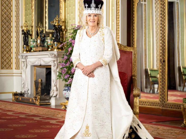 Estos son los primeros retratos del rey Carlos III con la corona