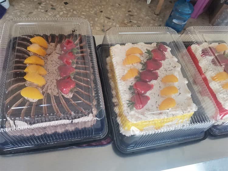 Pastelerías de Nanchital se preparan para el Día de las Madres; esperan vender hasta 200 pasteles en un día