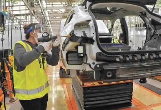 Producción de autos en México mete el acelerador