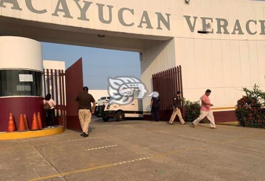 Sufre aparatosa caída de cuatro metros empleada de limpieza de Estación Migratoria de Acayucan