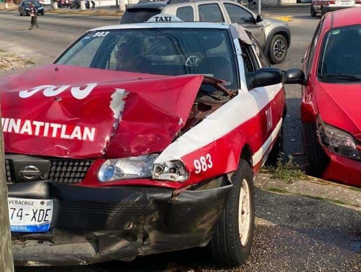 Fuerte choque en calles de Minatitlán