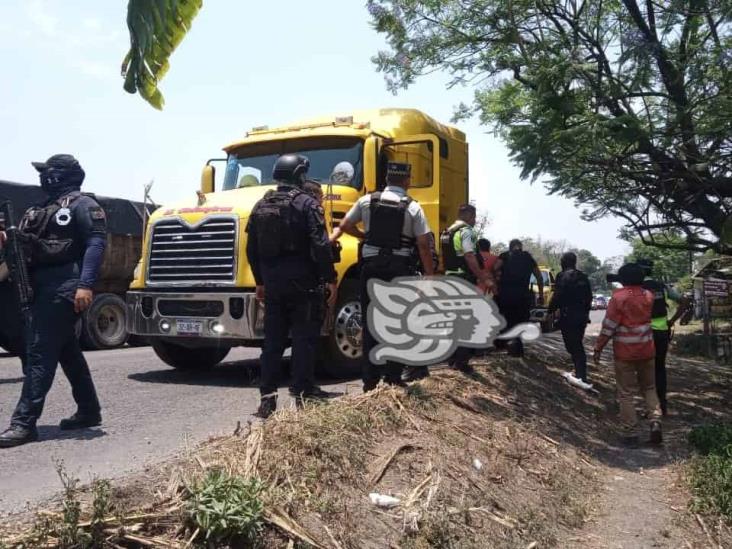 Zafarrancho y dos heridos tras accidente en la Córdoba-Veracruz