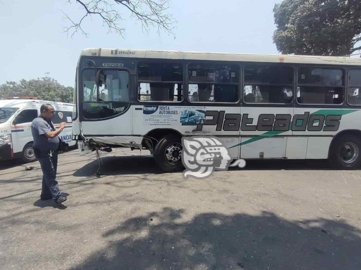 Zafarrancho y dos heridos tras accidente en la Córdoba-Veracruz