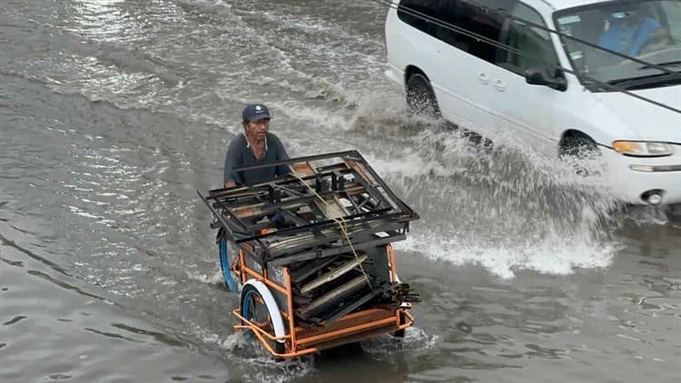 Tormenta eléctrica sorprende a Poza Rica este 10 de mayo