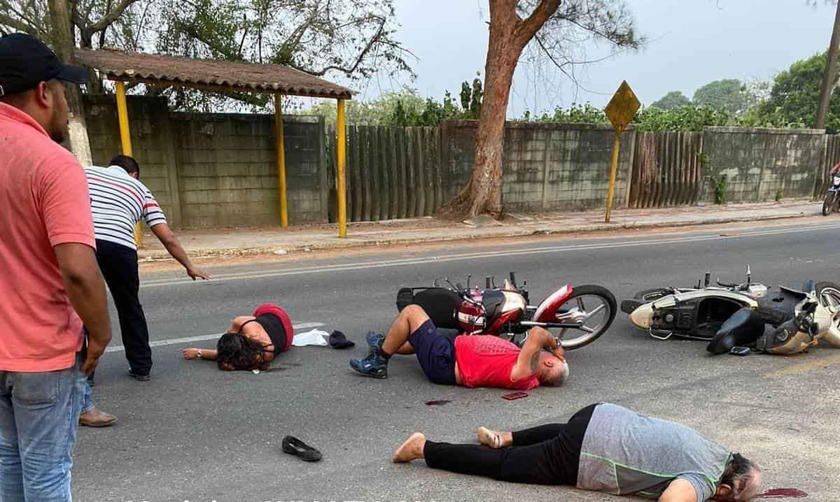 Graves mujeres accidentadas en motocicleta en Las Choapas