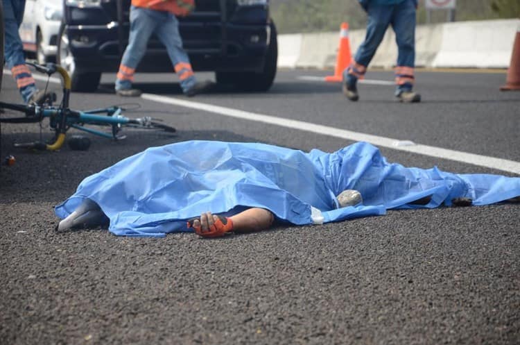 Su última rodada: ciclista fue arrollado por camión en autopista Veracruz-Cardel (+video)