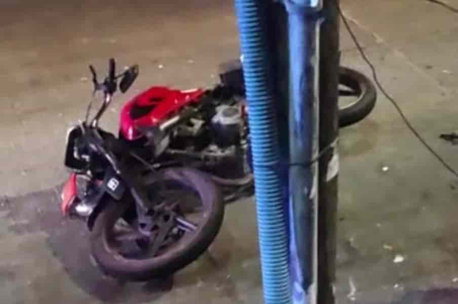 Fallece motociclista en hospital de Veracruz; no vio el tope en Díaz Mirón y derrapó