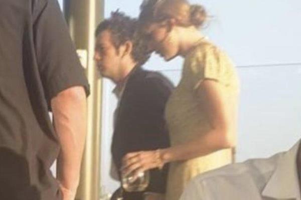 ¡Que bonita pareja! Captan a Taylor Swift y Matty Healy en reunión en Nueva York