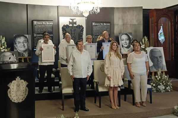 Reconocen a Forjadores de Veracruz