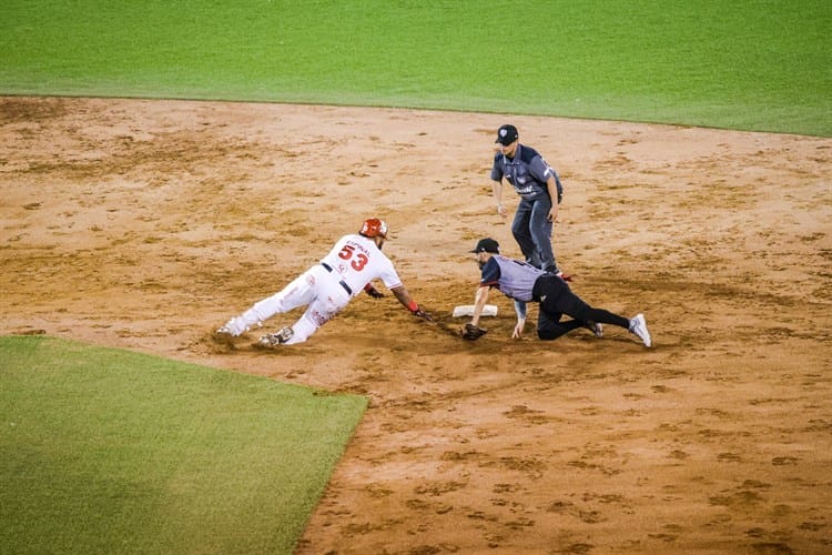 Vuela El Águila en el primero de la serie en casa
