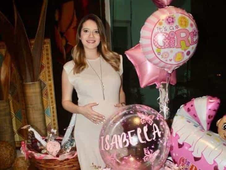 Carolina Martínez Vela disfruta baby shower