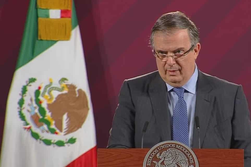 Es un senador ignorante, califica Ebrard a Kennedy por ofensas a México