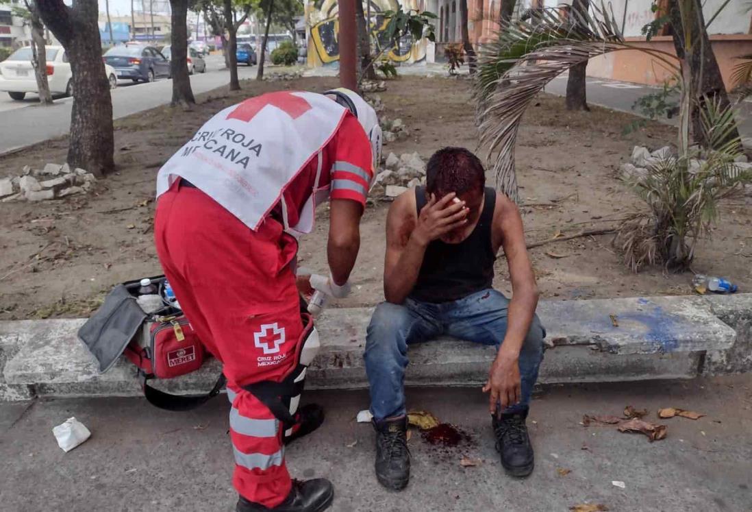 Cae de cabeza a canal de desagüe por expenal Allende en Veracruz