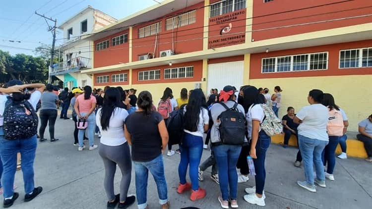 Consternación en Tuzamapan tras suicidio de Abi, estudiante presuntamente ultrajada por su maestro