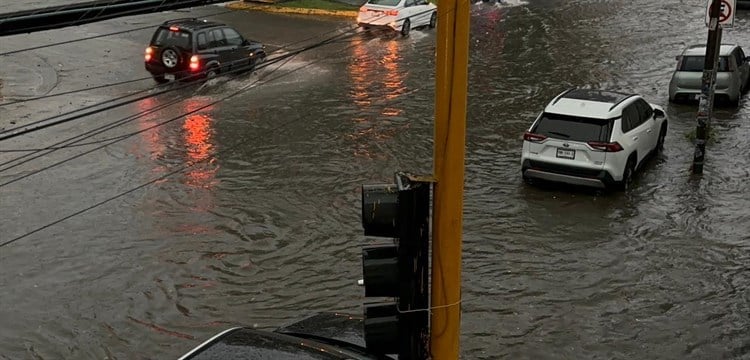 Fuerte tormenta sorprende a habitantes de Poza Rica