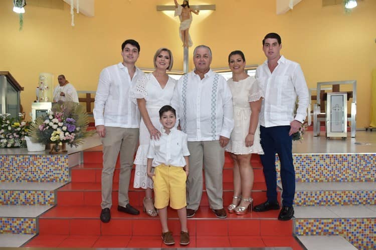 Manuel Bravo Schleske y Eunice Zugasti Cuevas celebran 35 años de matrimonio