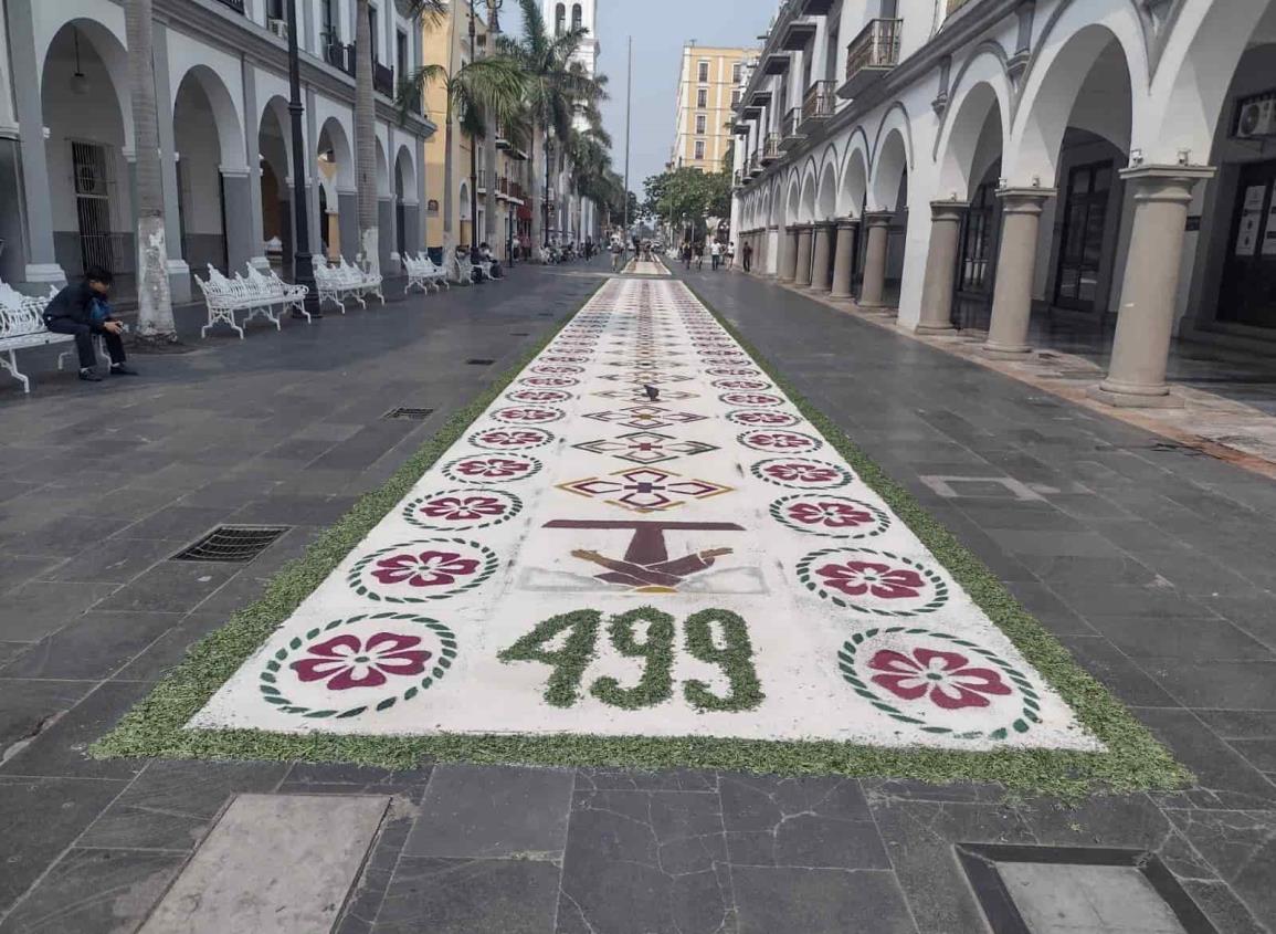 Realizan exhibición de tapetes monumentales de aserrín en Veracruz (+Video)