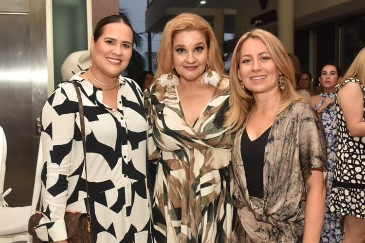 Melina Rivera de Unánue convoca a brindis por un logro más en su vida