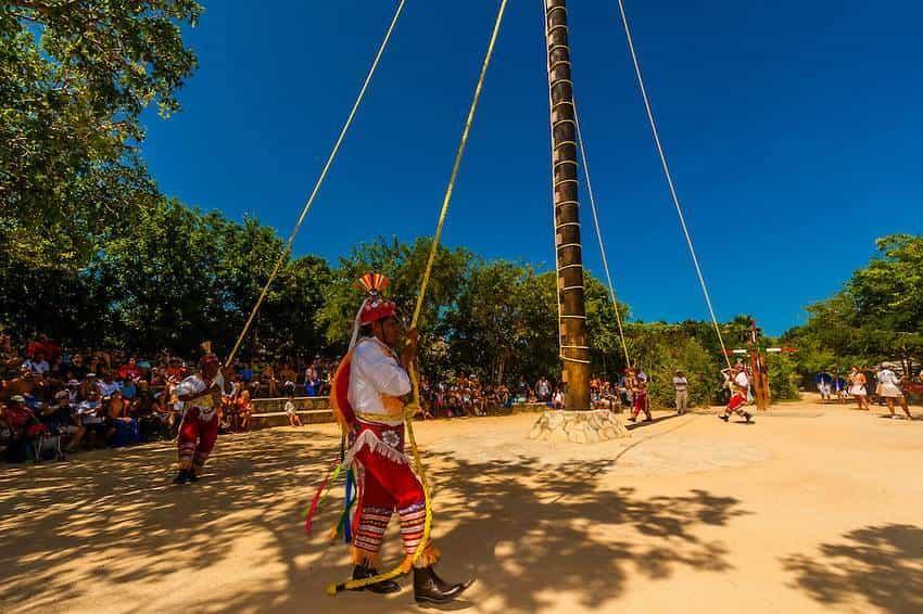 No les reactivan seguros de vida a los Voladores de Papantla