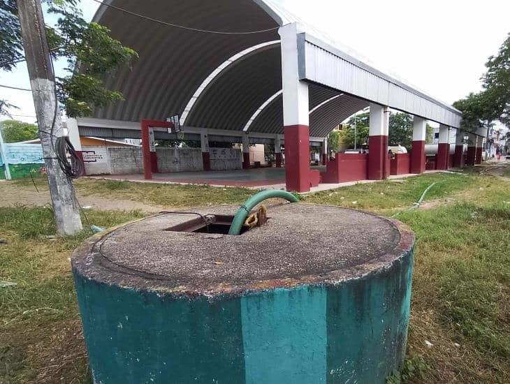 Continúa desabasto de agua en Coatza; pipas se llenan en La Noria (+Vídeo)