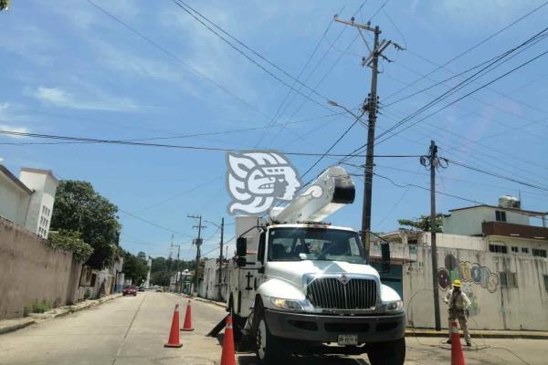 CFE restablece servicio eléctrico en Las Américas tras temporal
