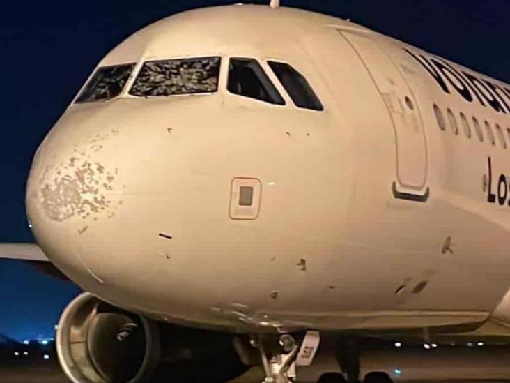 ¡Pánico entre los pasajeros!, Granizo destroza parabrisas de avión en pleno vuelo (+Video)