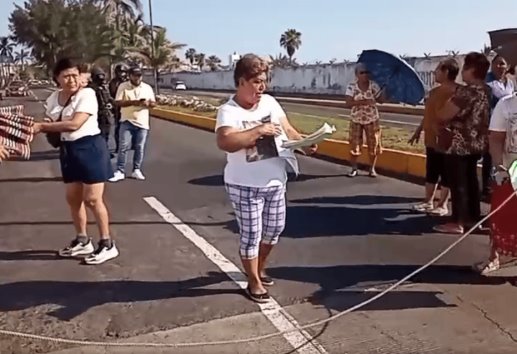 Liberan vecinos puente Allende en Veracruz; exigen nuevo transformador (+Video)