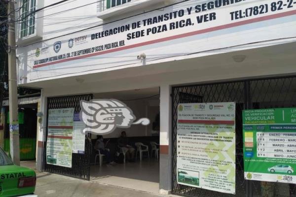 Policías de Veracruz intentan silenciar cobertura de Univisión en Poza Rica; retienen a reporteros