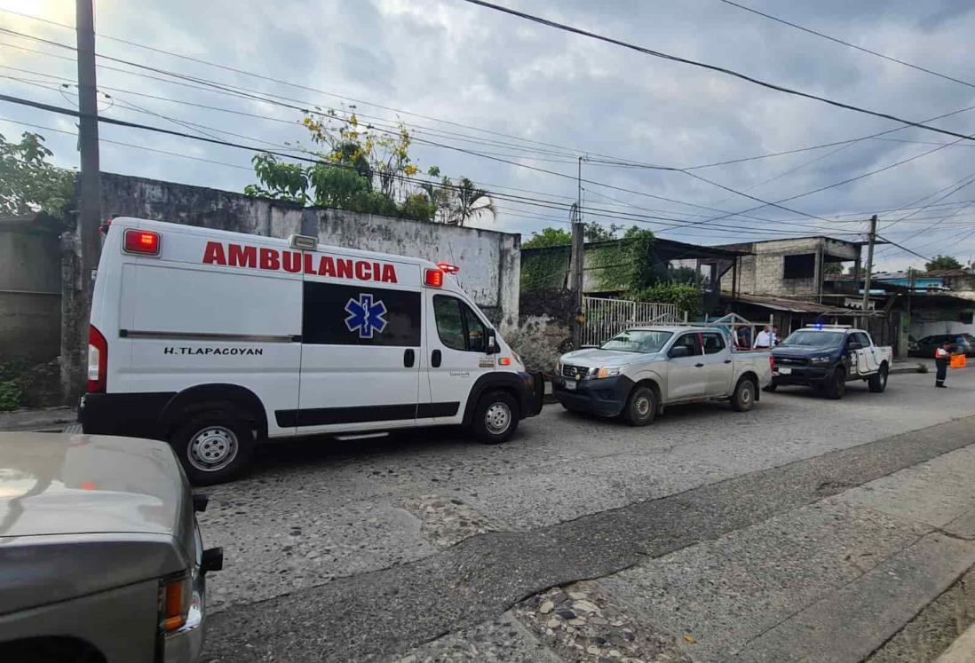 Hombre pierde la vida al interior de una camioneta en Tlapacoyan