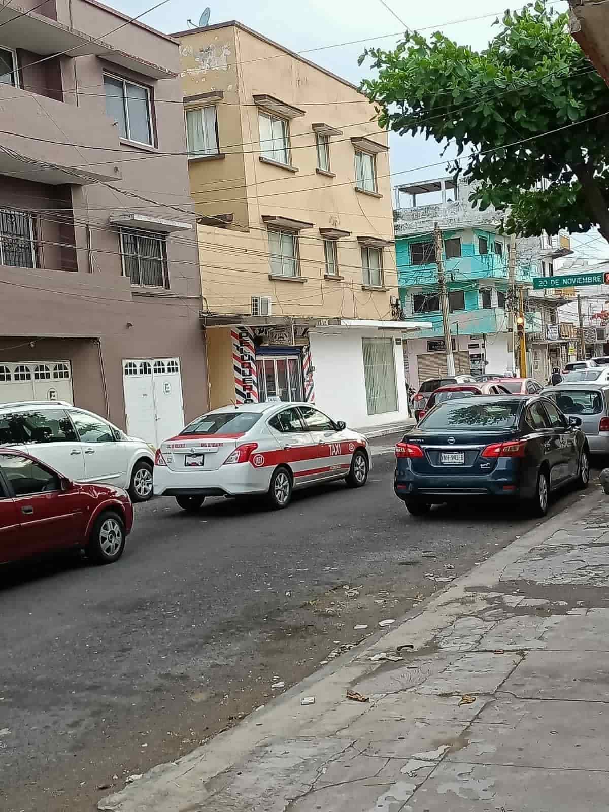 Amenazan con bloquear calles por cortes de luz en colonia Centro de Veracruz